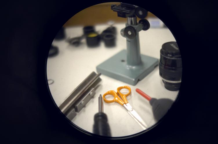 mattalasi ja kondensorilinssi