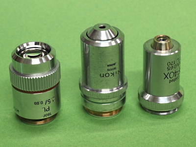 Mikroskoopin okulaareja